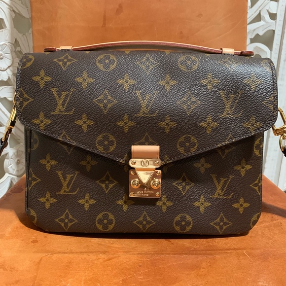 ✨SOLD✨Louis Vuitton Pochette Métis - Picture 1 of 8